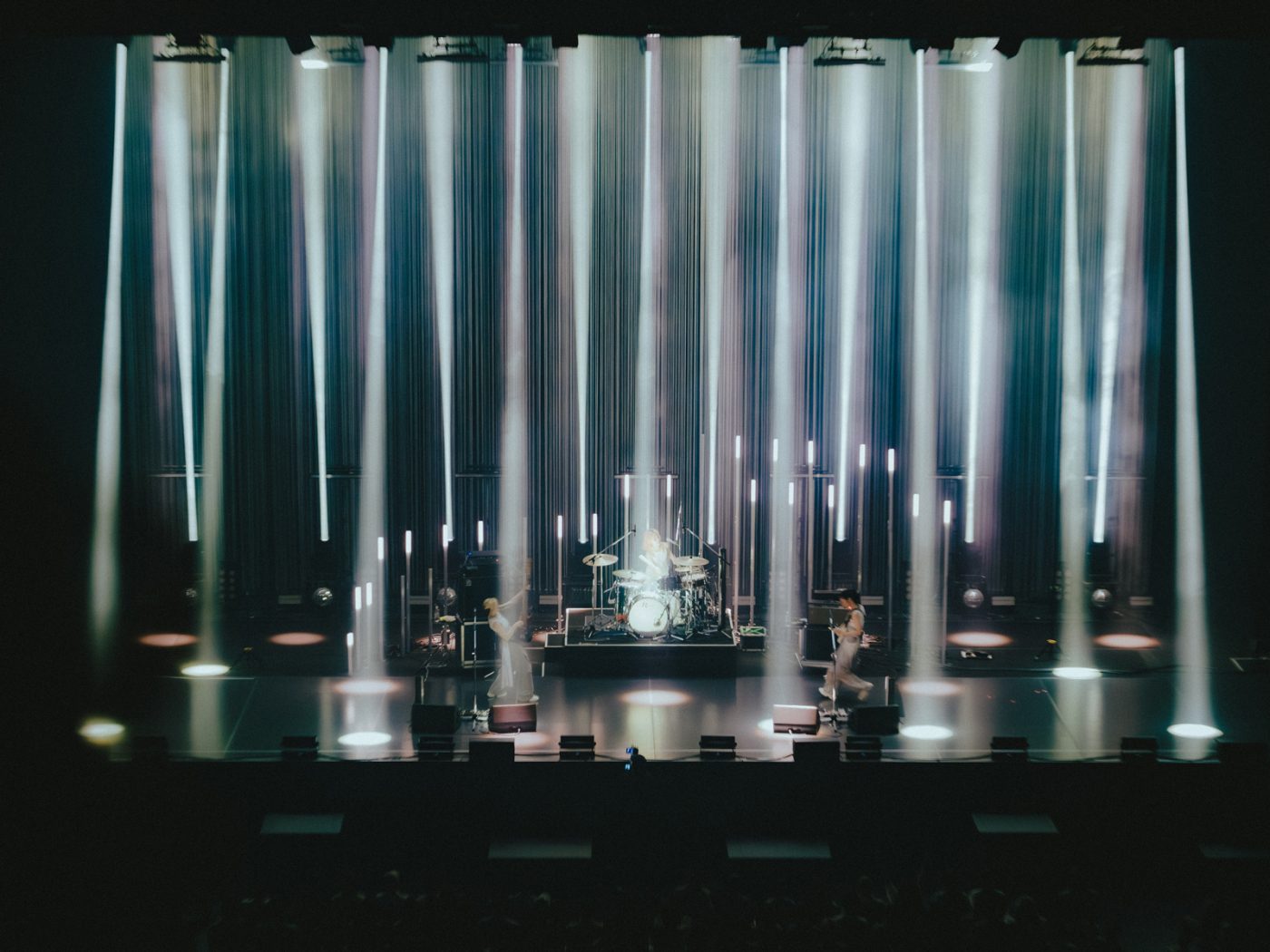 【ライブレポート】羊文学ツアー最終日。最新シングル「more than words」を含め、メジャーデビュー以降の活動を網羅するような圧巻のステージを振り返る - 画像一覧（13/21）