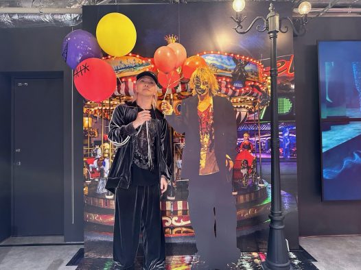 HYDE、原宿のPOP-UP STOREにサプライズ訪店！店舗に隠れイラストも描画