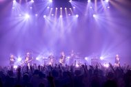 【SMA50th】THE KEBABSとPUFFYの熱気溢れる貴重な2マンライブ。両バンドのギタリストが新井弘毅だから実現したステージをレポート！ - 画像一覧（3/14）