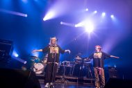 【SMA50th】THE KEBABSとPUFFYの熱気溢れる貴重な2マンライブ。両バンドのギタリストが新井弘毅だから実現したステージをレポート！ - 画像一覧（4/14）
