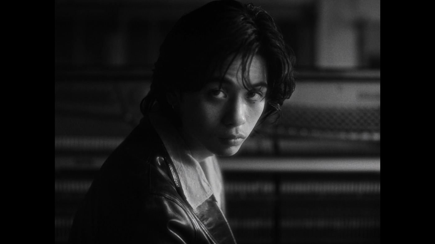 jo0ji、退廃的な美しさに満ちた「BAE」MV公開 - 画像一覧（1/7）