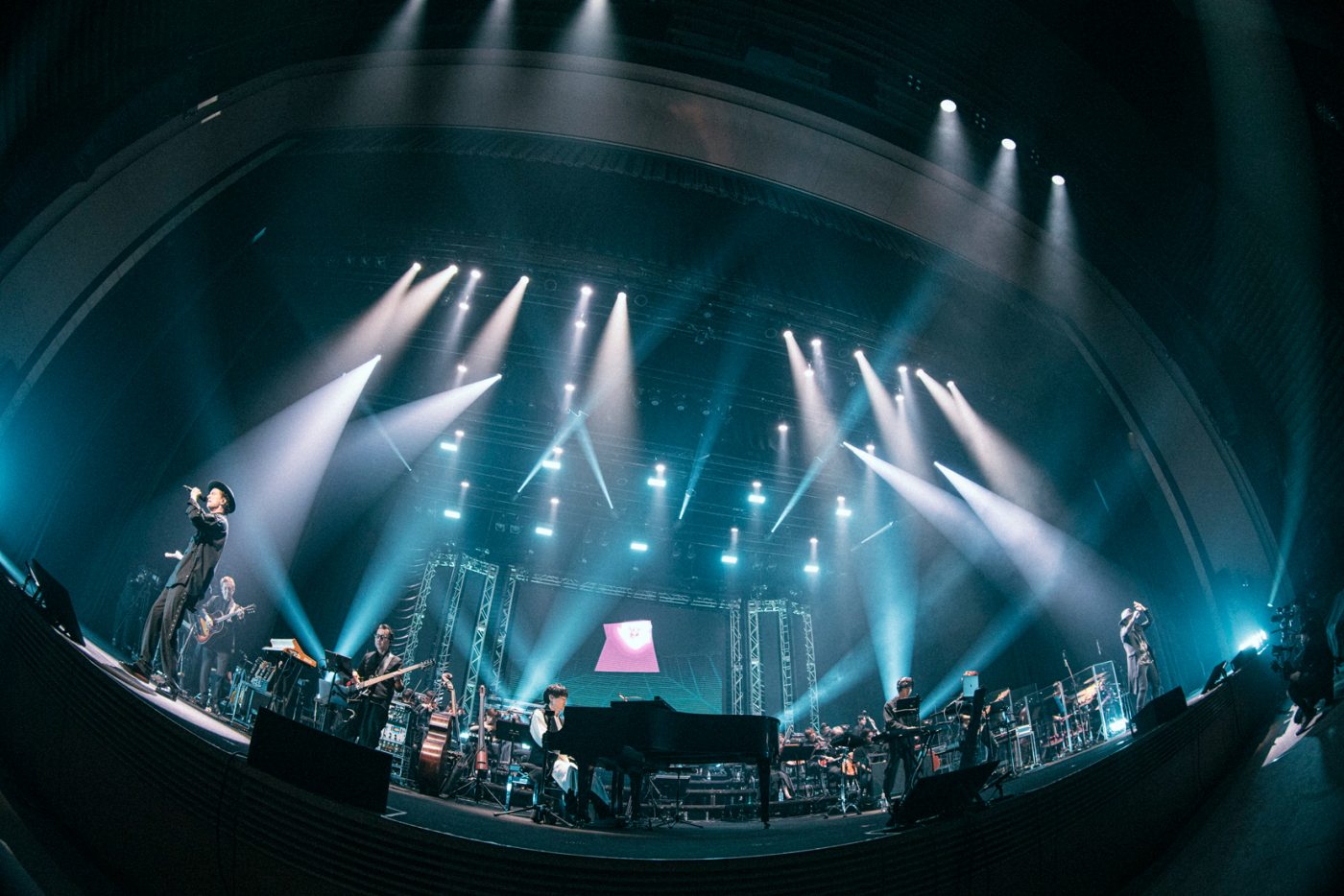 【ライブレポート】澤野弘之がアニプレックス作品と辿った20年分の軌跡。贅沢なアニメ映像演出とボーカル曲をフィーチャーしたステージの没入感 - 画像一覧（4/10）