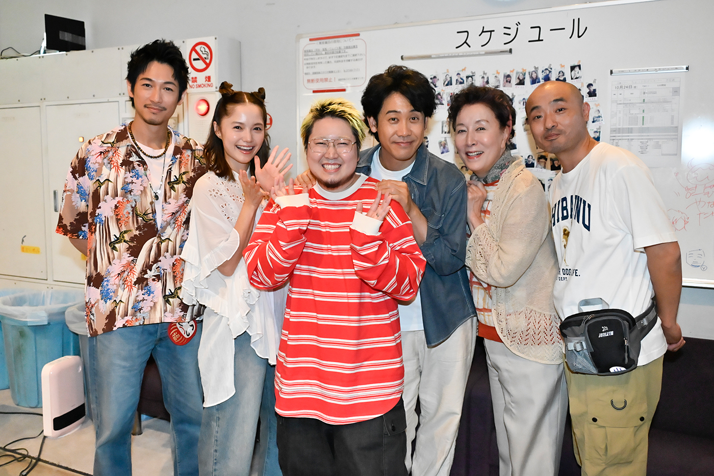 大泉洋、宮﨑あおいの演技に「涙が出そう…」と感動！こっちのけんとが『ちょっとだけエスパー』撮影現場を訪問 - 画像一覧（1/2）