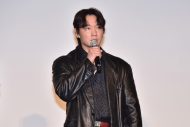 【レポート】北村匠海、綾野剛ら映画『愚か者の身分』キャストが映画の舞台・歌舞伎町に凱旋 - 画像一覧（3/6）