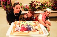 AI、ツアーファイナルで家族から誕生日サプライズ！ 長女の平和ちゃんが「♪ハッピーバースデイ」 - 画像一覧（11/12）