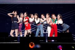 NiziU、『バズリズムLIVE 2021』でのパフォーマンスでファンを魅了