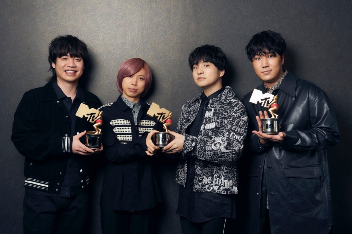 Mtv Vmaj 21 ヒゲダンが初の最優秀ビデオ賞を受賞し 3冠を達成 The First Times