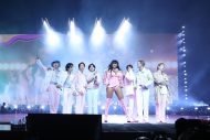 「会いたかったです、ARMY！」 BTS、2年ぶりのオフライン公演でファンと感激の再会 - 画像一覧（2/7）