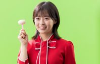 森七菜、渾身の「おもちのばし」を披露！ “雪見だいふく”新CM『おいしさの秘密』篇公開 - 画像一覧（9/12）