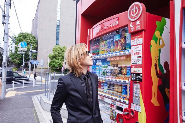 YOSHIKIとタッグを組んだ“リアルゴールド X/Y”が、合計出荷本数2,500万本を突破