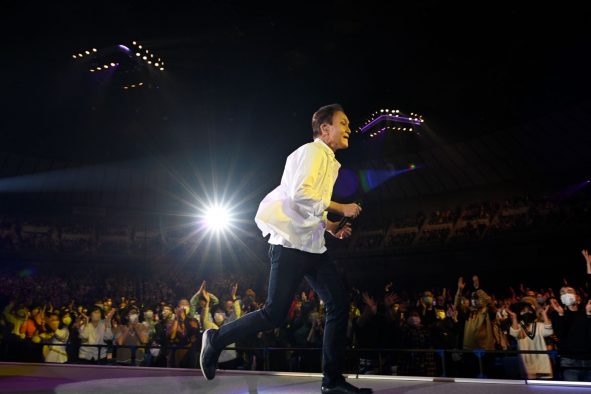 小田和正、全国ツアーが地元・横浜でセミファイナル！ 2023年春に追加公演が決定