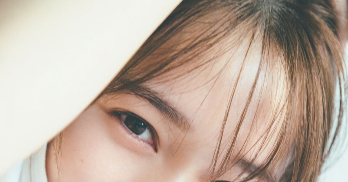 櫻坂46・守屋麗奈、1st写真集の抽選特典アザーカット・ミニブックの