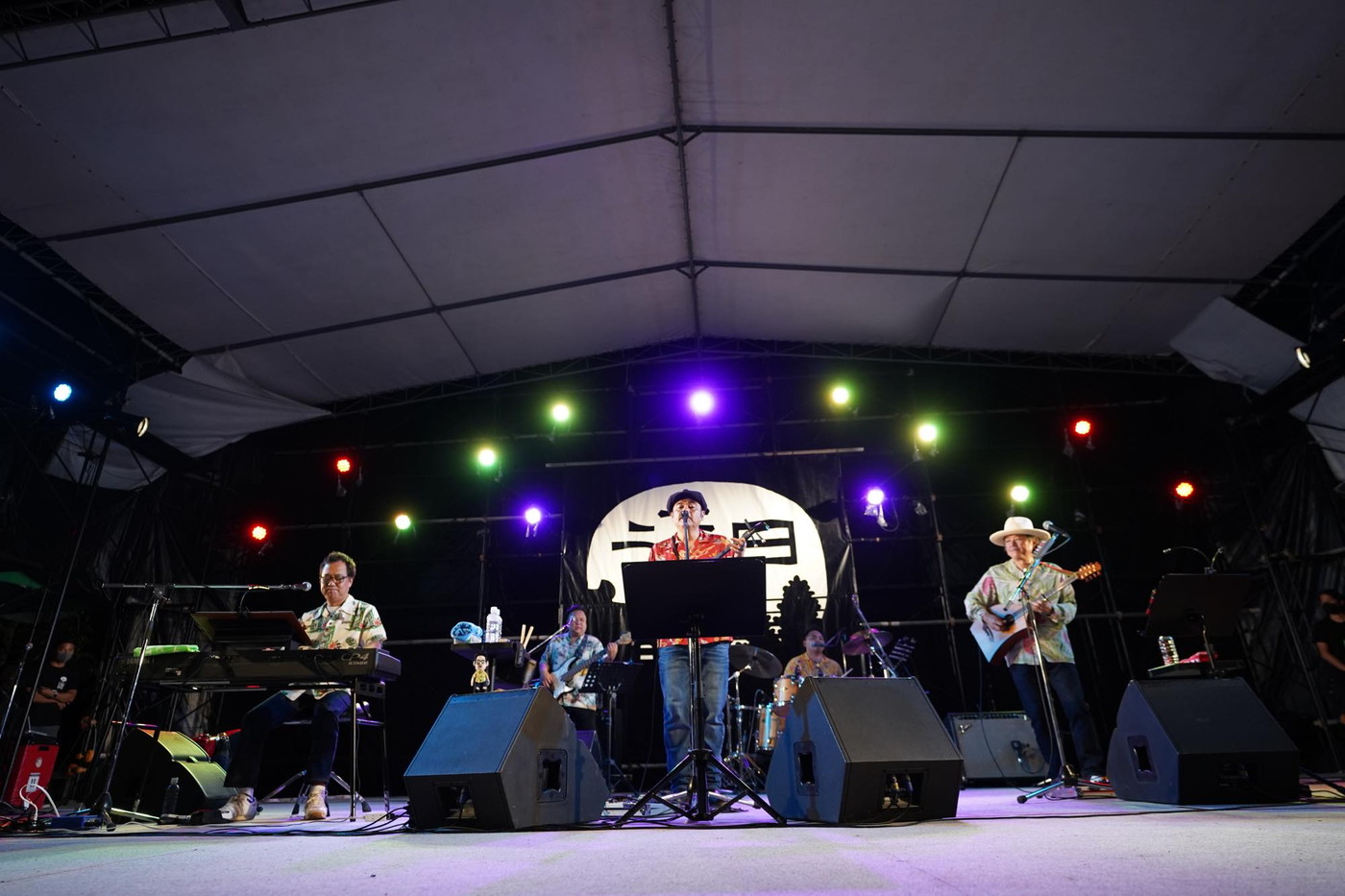 BEGIN、 歌への感謝を届ける3年ぶり野外開催の石垣島『うたの日コンサート』で8,000人が大合唱