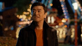 桑田佳祐、ユニクロTVCM最新曲「なぎさホテル」のスペシャルメイキングムービーを公開