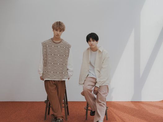 列車内でワンカット撮影！ さくらしめじ、真夜中ドラマ『高嶺のハナさん2』EDテーマ「ブルースター」のMV公開