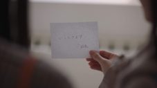 乃木坂46、齋藤飛鳥ラストシングル「ここにはないもの」のMV公開！ 地下鉄のホームで齋藤がソロダンスを披露 - 画像一覧（10/10）