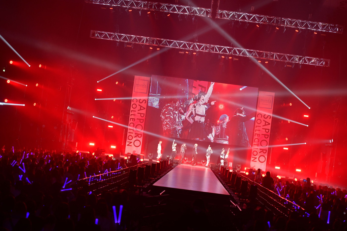 【ライブレポート】XY『ミュゼプラチナム サツコレ2023AW』に出演！ ダンス＆ボーカルメンバー8人で札幌を沸かせる - 画像一覧（1/4）