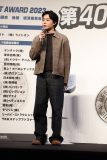 菅⽥将暉、2年連続で『ベストジーニスト賞』を受賞！「いろんな⼩さな積み重ねの成果かなと思います」
