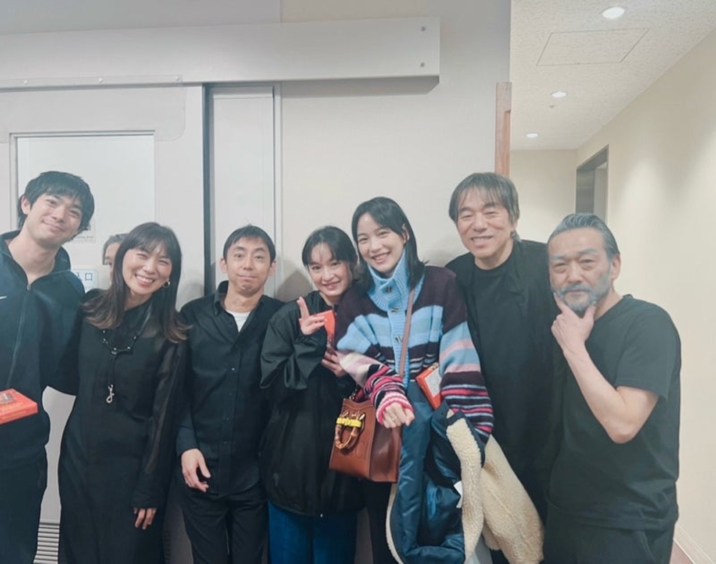 のん、渡辺大知・門脇麦・吹越満らとの豪華集合ショットを公開！「のんちゃんと縁のある方々だらけ」