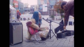 ちゃんみな、渋谷の街中で撮影した新曲「Biscuit」のコンセプトビデオ公開