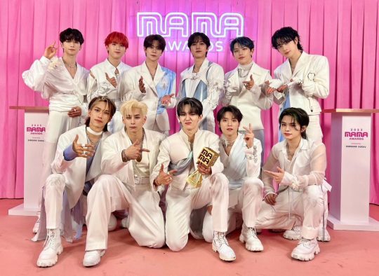 INI『2023 MAMA AWARDS』で「Favorite Asian Male Group」を受賞