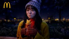 西川貴教、マクドナルドCMで熱唱！ 「凍えそうな季節に君はパイをどーこー云うの？」 - 画像一覧（1/14）