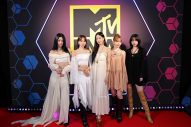 LE SSERAFIM、K-POPガールグループ初の『2024 MTV EMA』単独ステージ披露＆受賞の快挙 - 画像一覧（5/5）