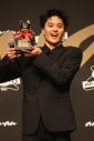 Snow Man渡辺翔太『anan AWARD 2024』で大賞を受賞！「うれしいと照れが交錯しているような気持ちです」 - 画像一覧（12/16）