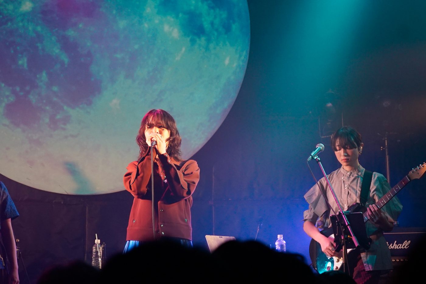 【SMA50th】krageとAnonymouzによるツーマンライブ『deep ocean』。“夜の海が似合うふたり”の一夜限りの特別な音世界をレポート - 画像一覧（8/10）