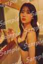 ネイビーのランジェリー姿で大人な表情を見せる“れんたん”！乃木坂46岩本蓮加1st写真集より封入特典ポストカード絵柄公開 - 画像一覧（2/2）