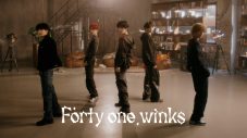 TOMORROW X TOGETHER「Forty One Winks」のスペシャルパフォーマンス映像公開 - 画像一覧（1/2）