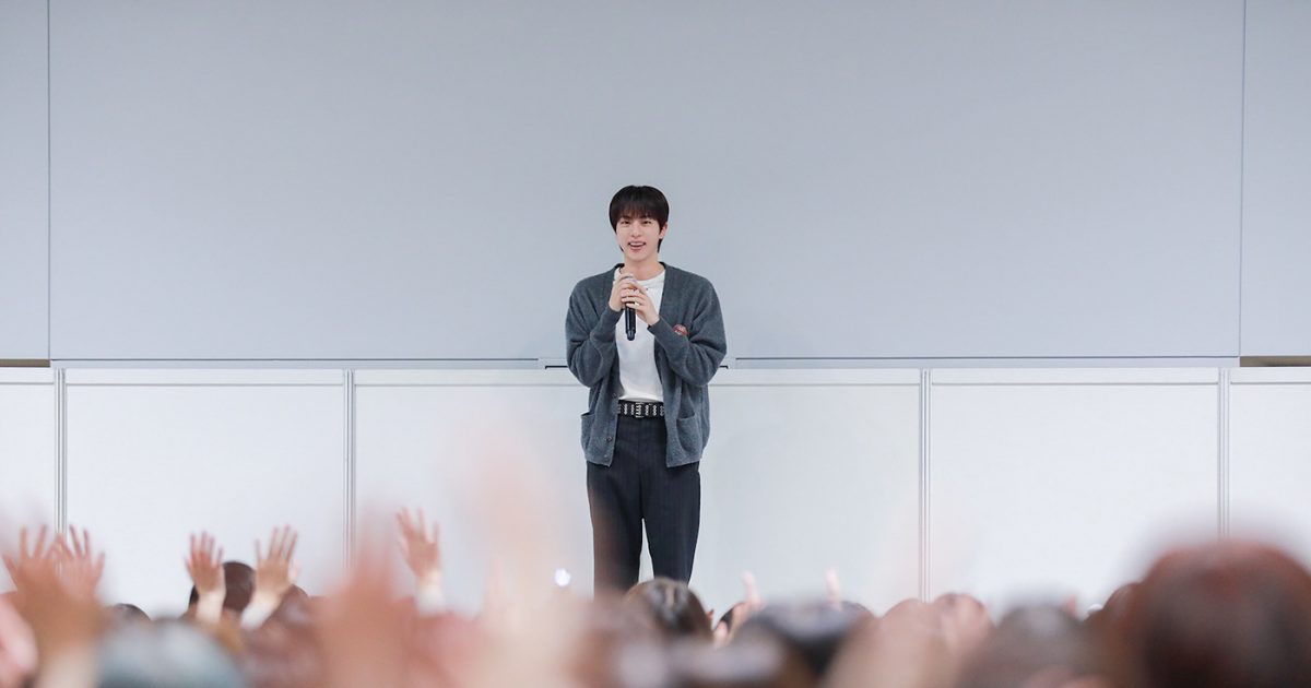 レポート】BTS JINがハイタッチ会を開催！「ARMYの皆さんに会える日を