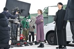 『映画ラストマン -FIRST LOVE-』の撮影現場レポート到着！福山雅治と宮沢りえの共演シーンなどのメイキング写真も公開