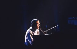 小田和正がホストを務める『クリスマスの約束』初期3番組がBlu-ray化！クリスマスイブにリリース