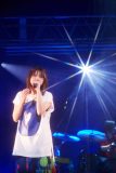 吉岡聖恵、自身初のオンラインソロイベントが大盛況！ NakamuraEmi、橋口洋平（wacci）とコラボステージも