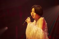 ELAIZA（池田エライザ）、クリスマスに初ライブ開催！ ライブレポート公開 - 画像一覧（1/8）