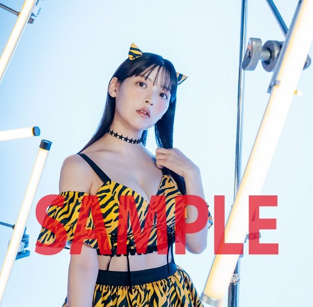 上坂すみれ、“ラムちゃん風”衣装で『声優グランプリ』最新号表紙に登場