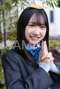 日向坂46・上村ひなの、『BUBKA』2月号表紙巻頭グラビアにセーラー服姿で登場 - 画像一覧（5/5）