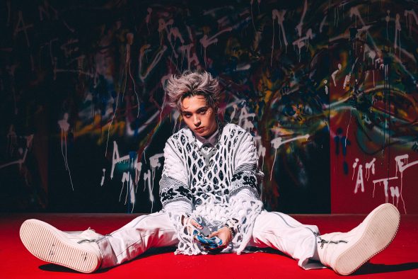 Novel Core、自身でディレクション＆制作を担当した1st EP『iCoN』のジャケットアートワーク公開