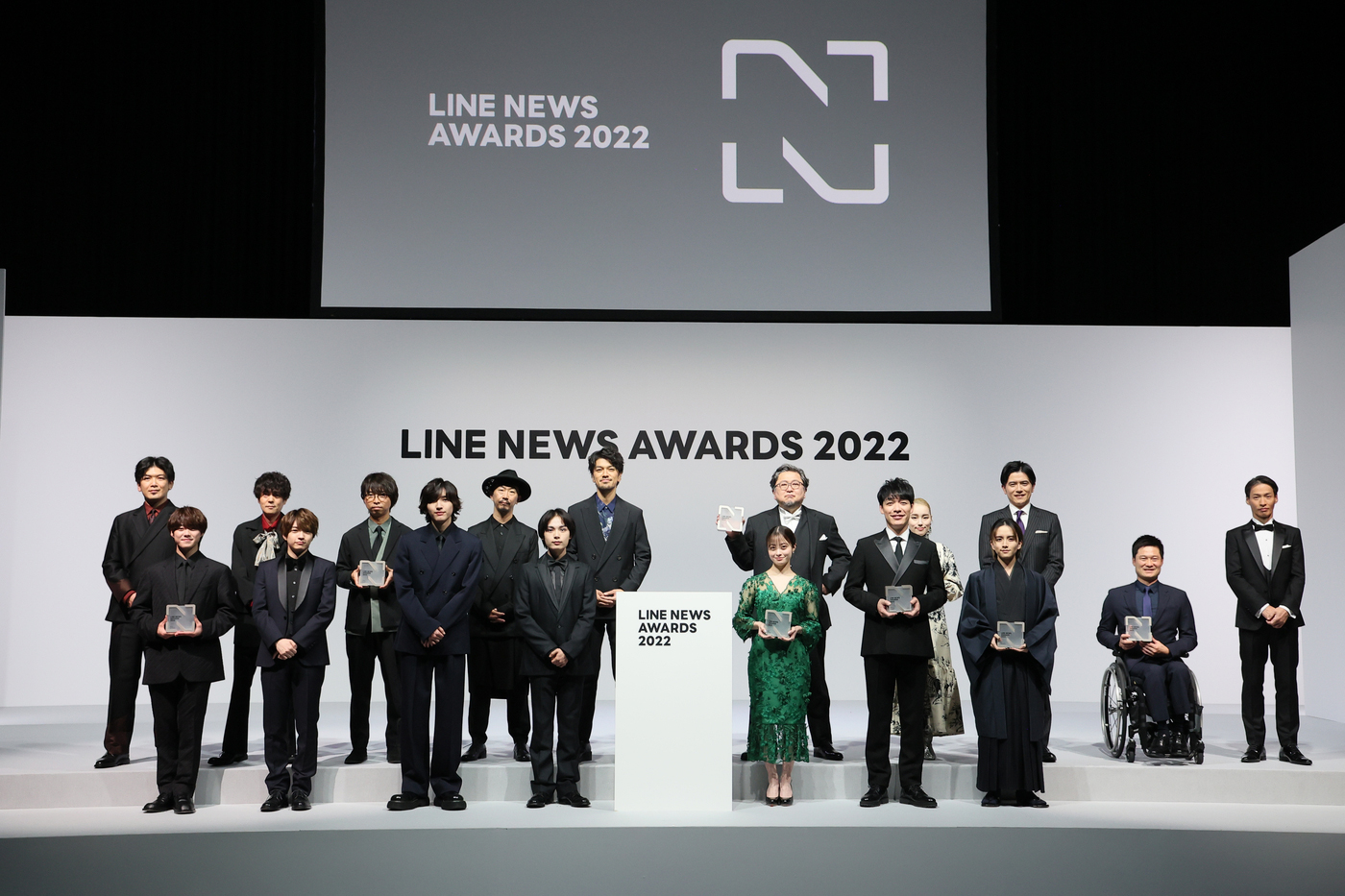 『LINE NEWS AWARDS 2022』、受賞者発表！アイドル部門はなにわ男子、アーティスト部門はwacciが受賞 - 画像一覧（19/19）