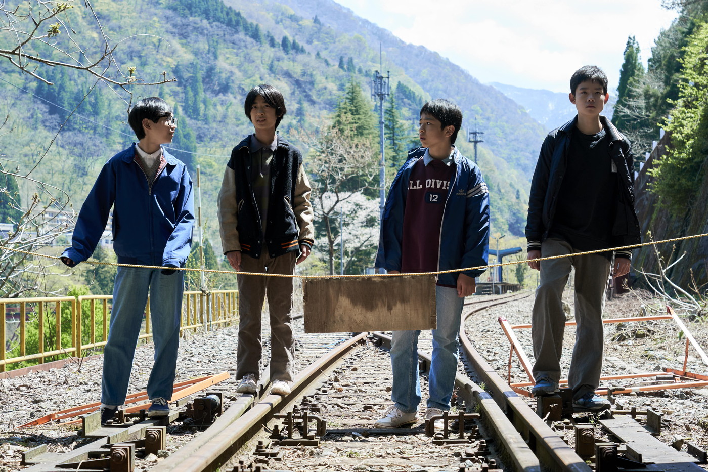 池川侑希弥（Boys be／関西ジャニーズJr.）初主演映画『雑魚どもよ、大志を抱け！』より、胸熱の本予告映像解禁 - 画像一覧（1/5）