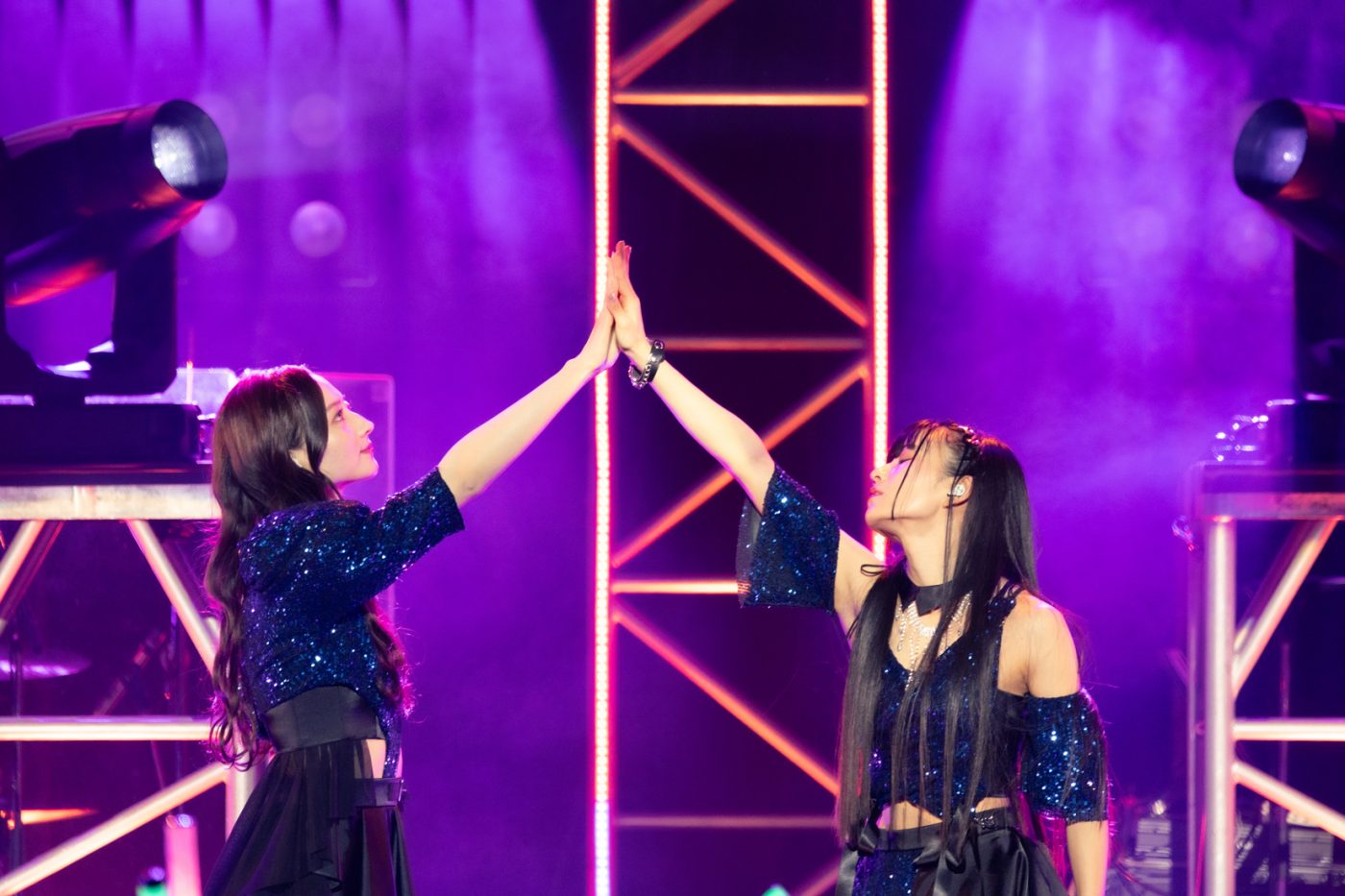 【ライブレポート】ClariSワンマンファイナル。楽器への挑戦、カバーメドレーなどに沸いた新鮮なステージングを振り返る - 画像一覧（7/11）