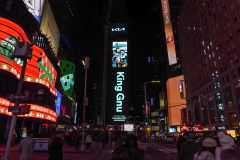 King Gnu、ニューヨーク・タイムズスクエアに降臨！ Spotifyの巨大サイネージ広告展開がスタート