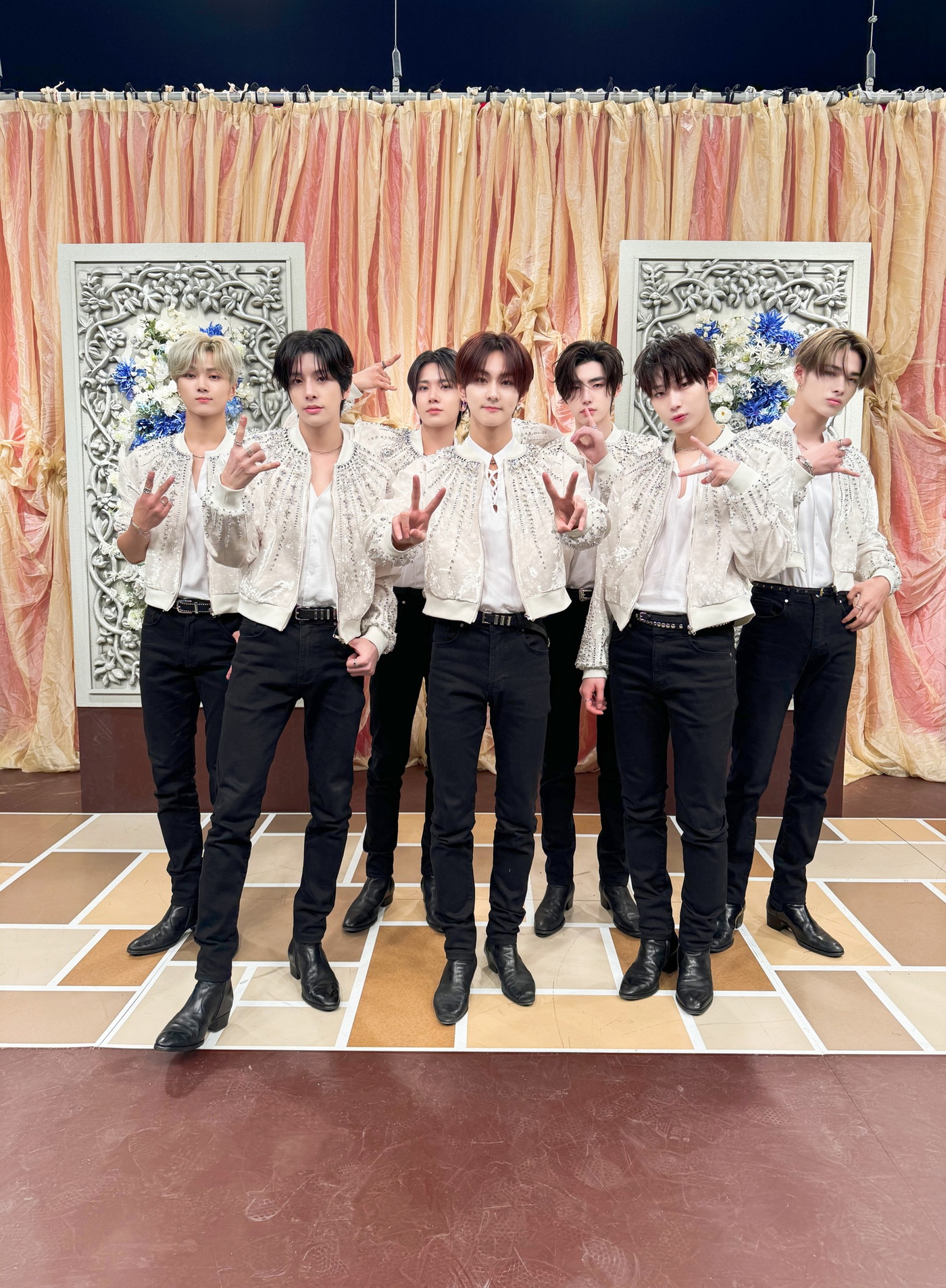 ENHYPEN『2023 FNS歌謡祭』に降臨！「Sweet Venom」を日本のテレビ番組で初披露