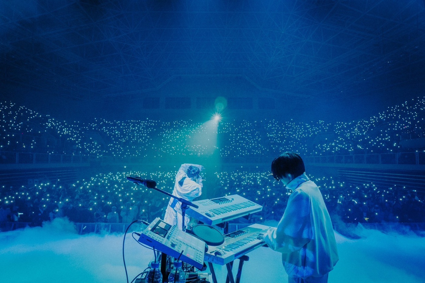 【ライブレポート】YOASOBIの韓国ワンマン公演が大盛況！「たくさんの愛を感じて、私たちも楽しくて仕方がないライブでした」 - 画像一覧（8/11）