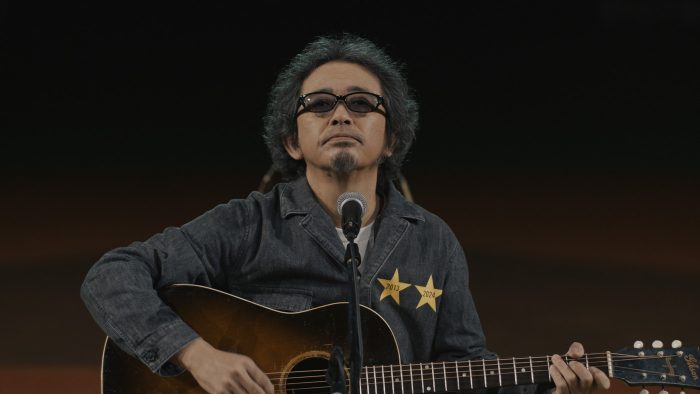 奥田民生、“サッポロ生ビール黒ラベル”TVCM「大人エレベーター」に11年ぶり再登場