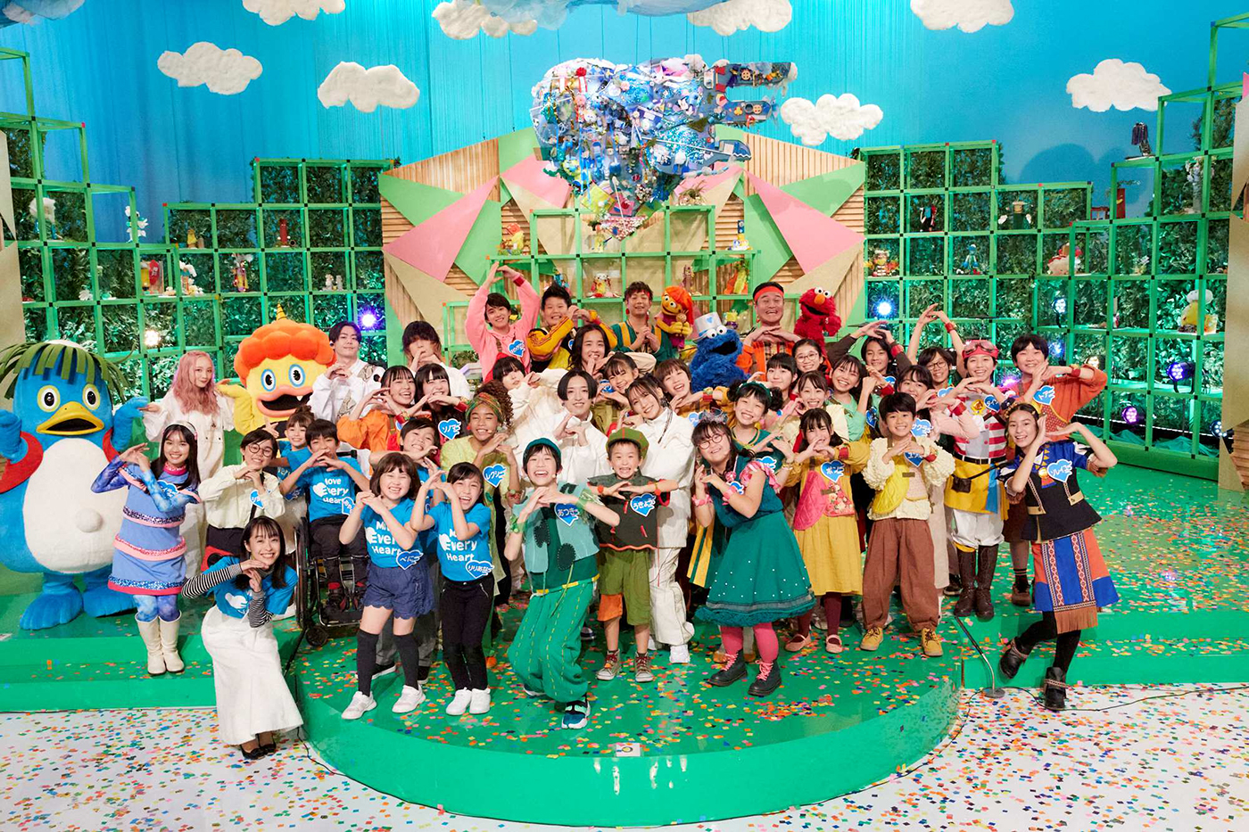 YOASOBI『スゴEフェス 生放送スペシャル』でミドリーズ、てれび戦士らと披露した「ツバメ」のライブ映像公開