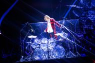 YOSHIKI『今年イチバン聴いた歌』に緊急生出演！ HYDE＆SUGIZOと「Red Swan」を披露 - 画像一覧（5/7）