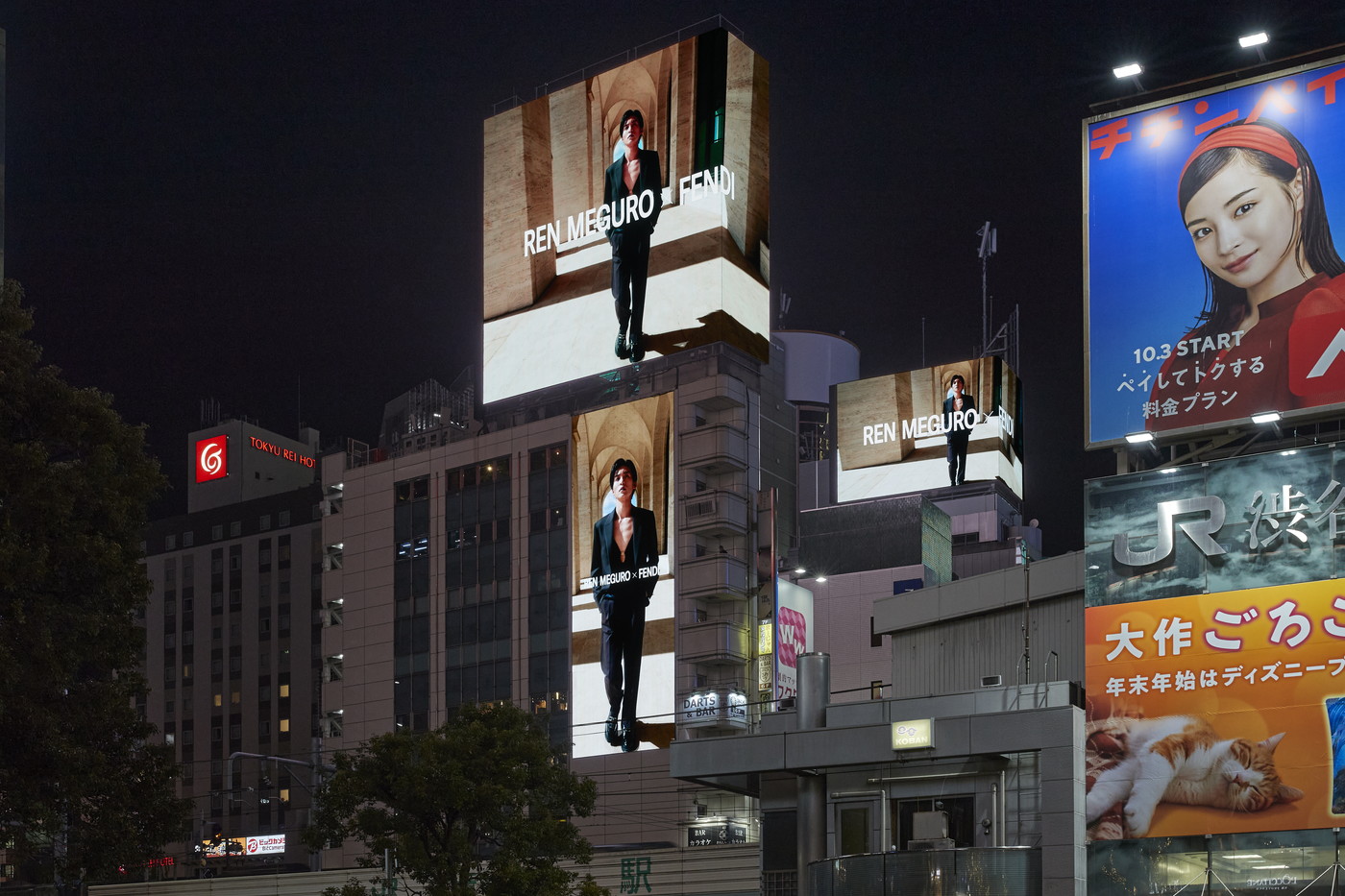 目黒蓮（Snow Man）×フェンディが渋谷スクランブル交差点をジャック - 画像一覧（3/4）