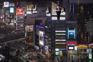 目黒蓮（Snow Man）×フェンディが渋谷スクランブル交差点をジャック - 画像一覧（1/4）